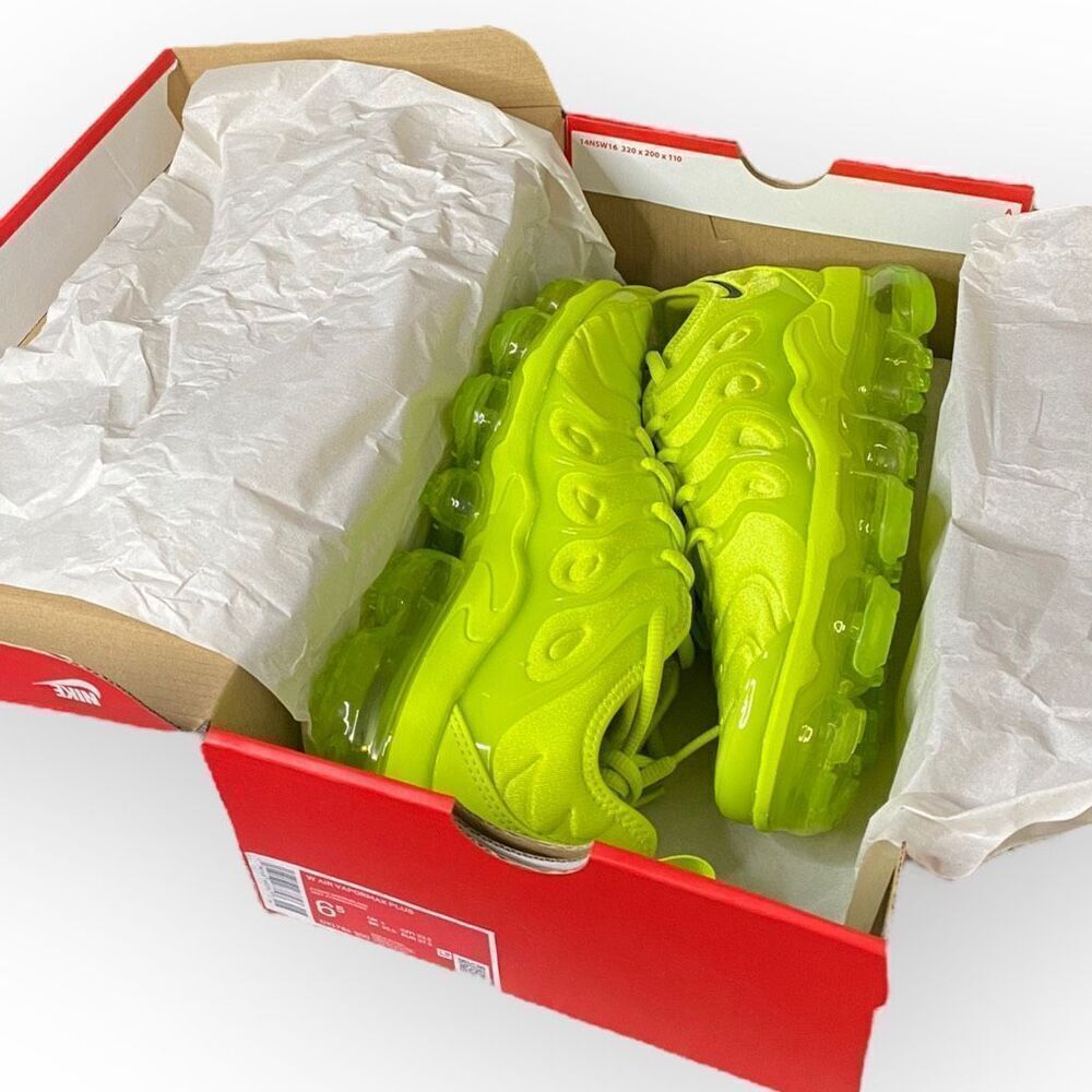 Nike Air VaporMax Plus Running Shoes Atomic Green DX1784-300 Womens size 6.5